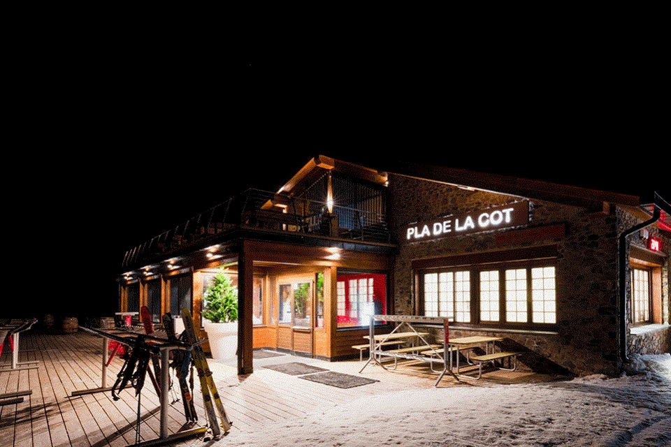 NIGHT-TIME DINING IN VALLNORD 